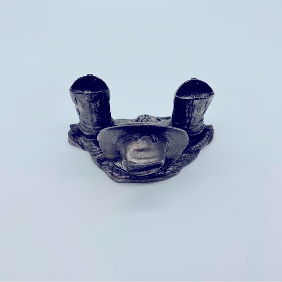 Far west tin letter holder, cowboy boots and‎ hat. - Picture 2 of 4